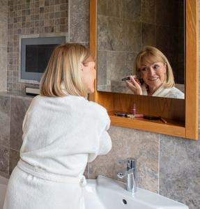 ADL Bathroom lifestyle 3 0 1182 x 1070